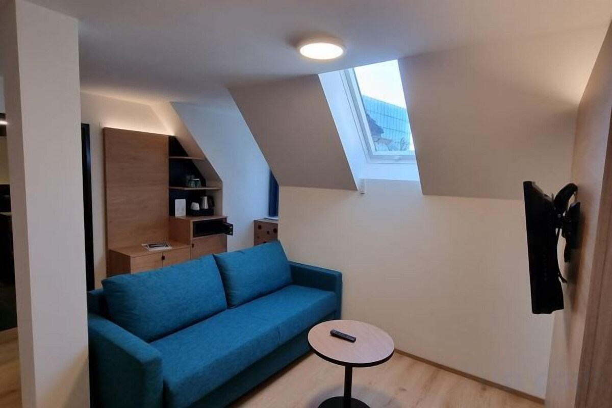 Living area | 15-inch LED TV with satellite channels, TV