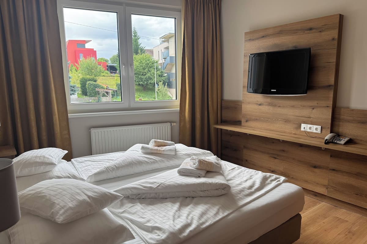 basic apartment | 1 bedroom, hypo-allergenic bedding, in-room safe, free wifi