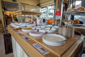 Daily buffet breakfast for a fee