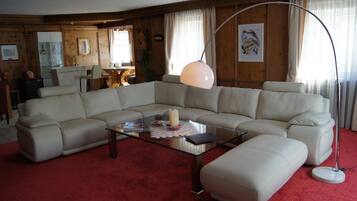 Chambre Double Confort, balcon | Coin séjour