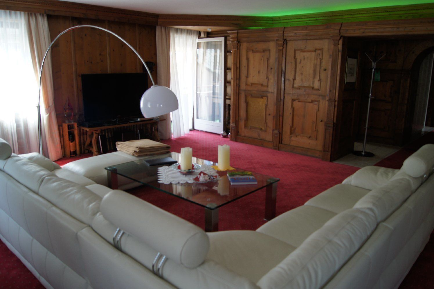 Comfort-Doppelzimmer, Balkon | Wohnbereich | Flachbildfernseher