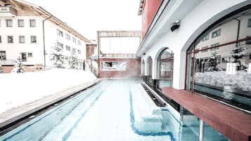 2 indoor pools, outdoor pool