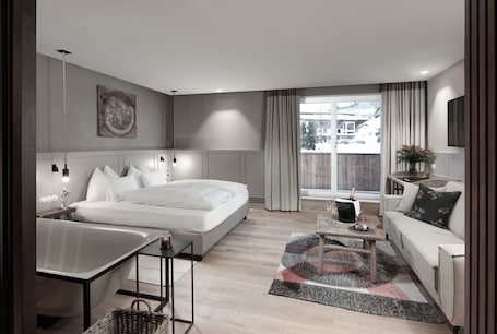 Superior Double Room (Junior Suite) | Minibar, in-room safe, free WiFi