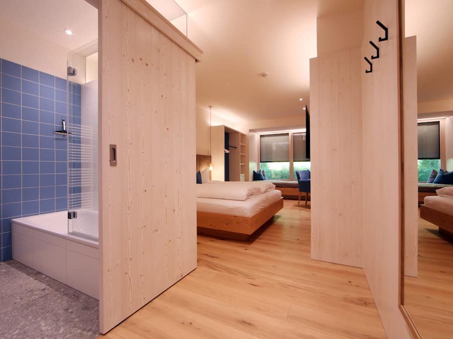 Doppelzimmer, Gartenblick | Zimmersafe, Schreibtisch, schallisolierte Zimmer, kostenloses WLAN