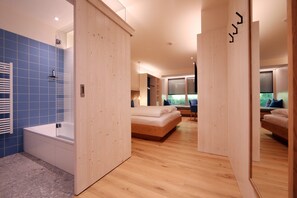 Double Room, Garden View | In-room safe, desk, soundproofing, free WiFi