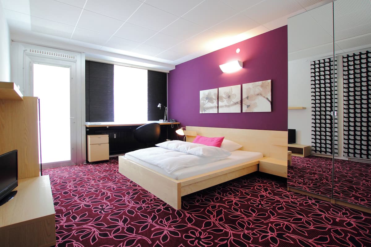 1 bedroom, minibar, in-room safe, desk