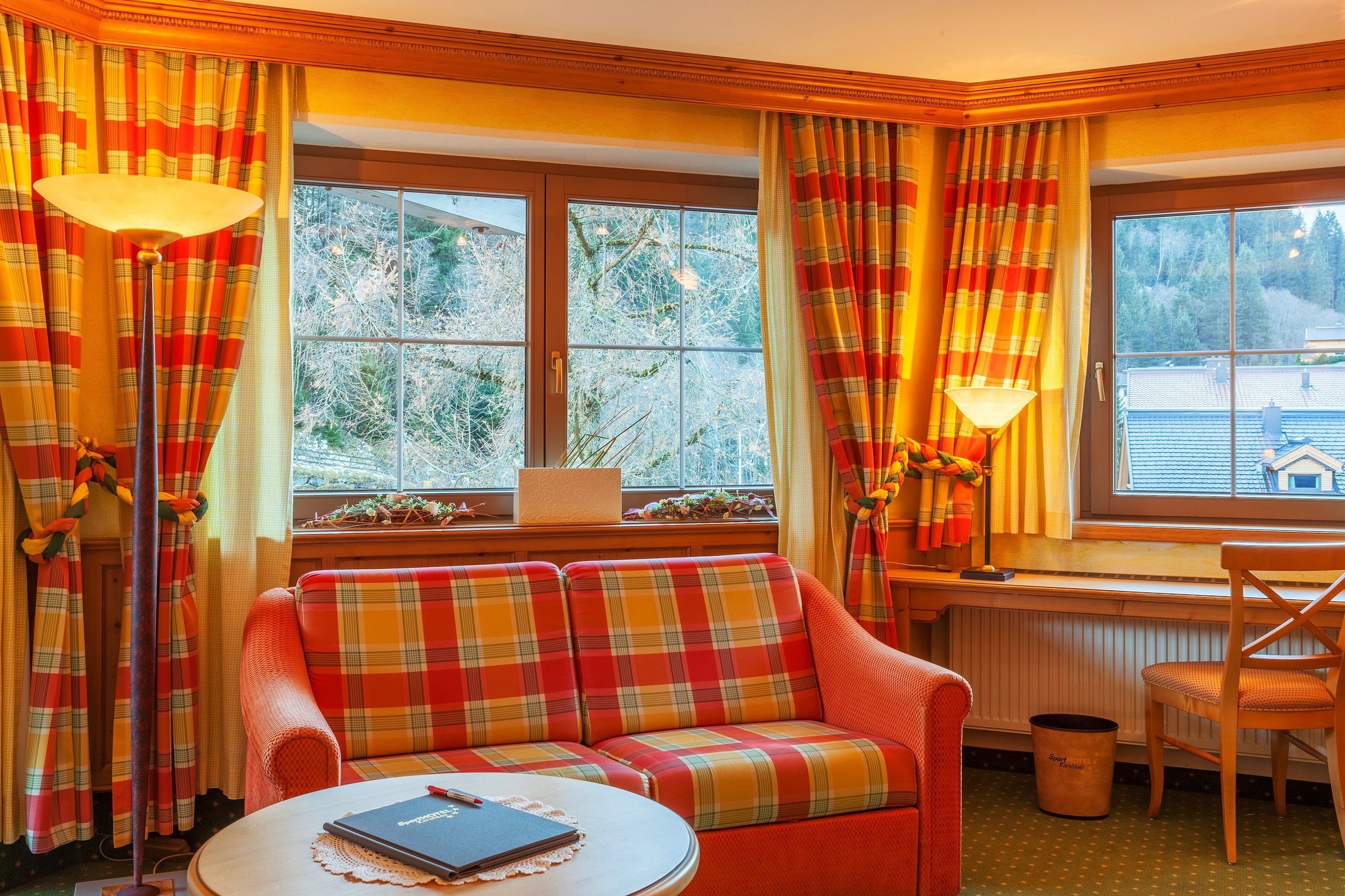 superior double room, balcony | living area | tv