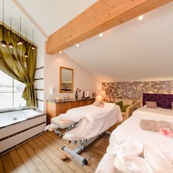 Couples treatment room(s), sauna, hot tub, steam room, body treatments