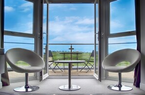 Bureau, Wi-Fi gratuit, draps fournis