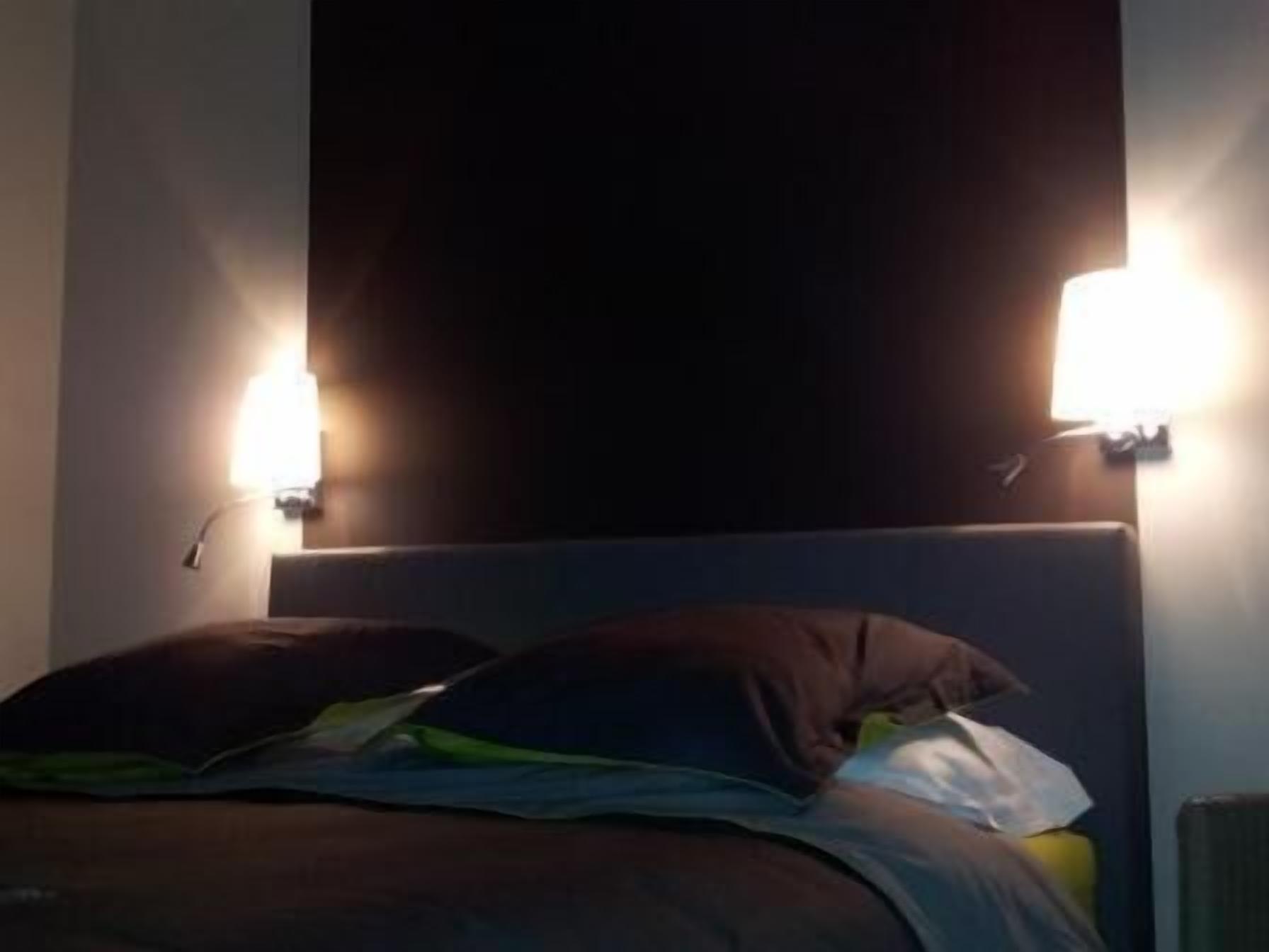 desk, free cots/infant beds, free wifi, bed sheets