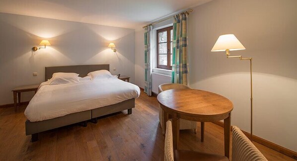Desk, free cribs/infant beds, free WiFi, bed sheets - Le Moulin Simonis (Vresse-sur-Semois)