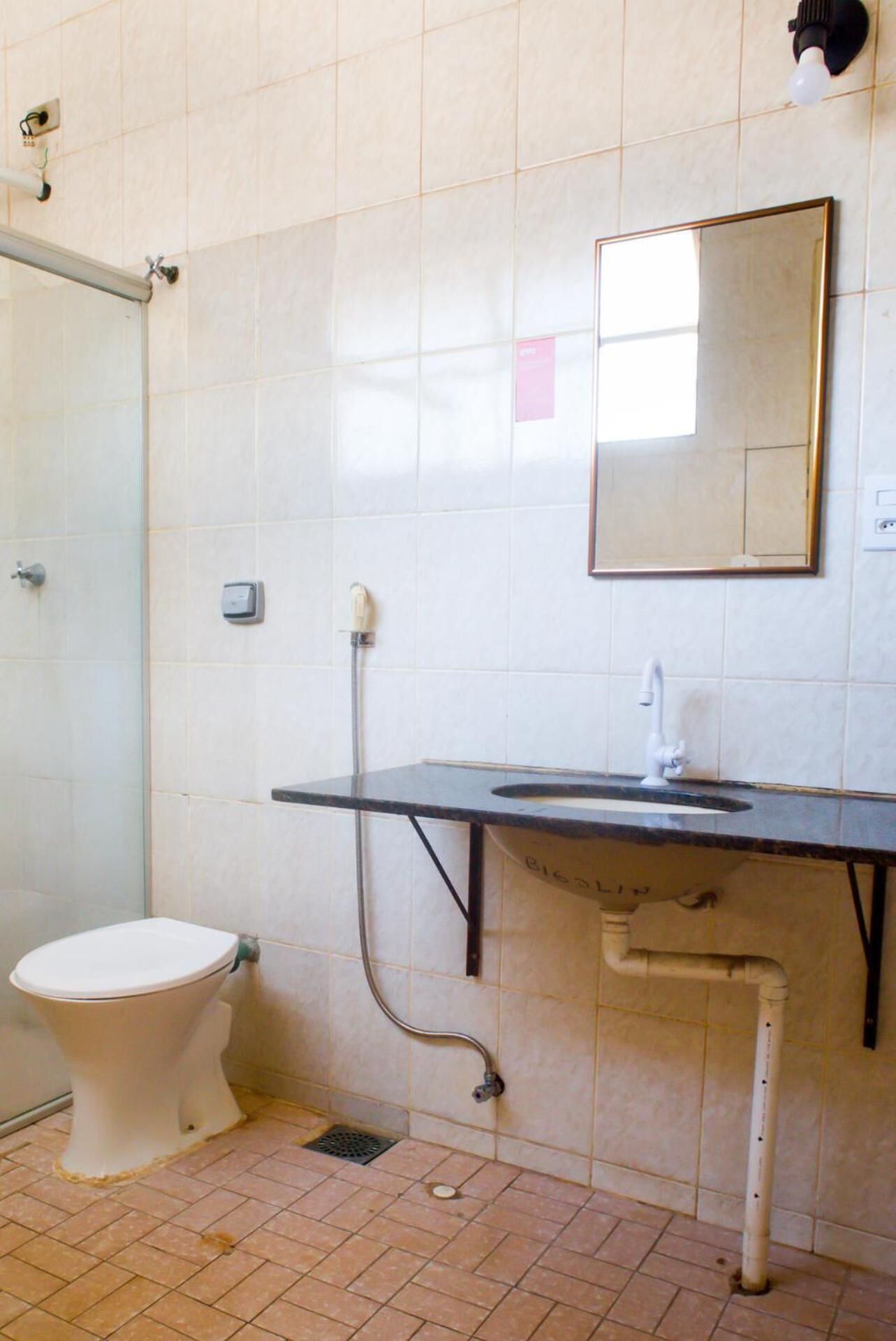 shower, towels, soap, shampoo