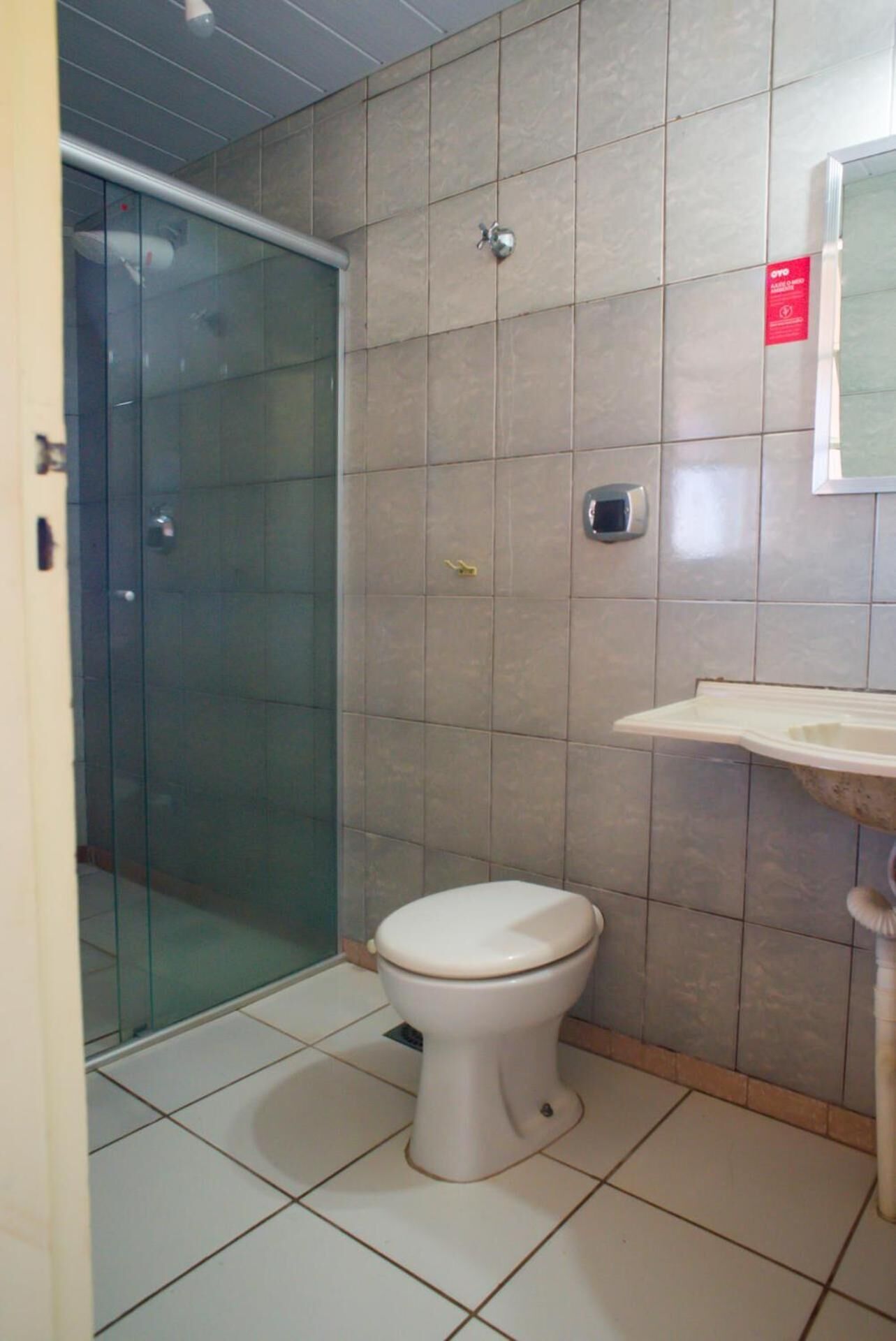 shower, towels, soap, shampoo