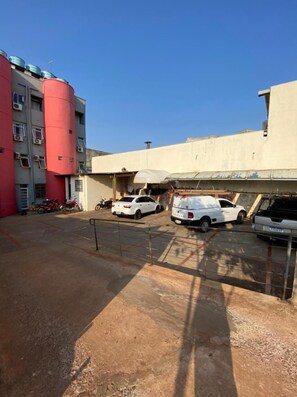 Free self-parking - Hotel Iguaçu (Campo Grande)