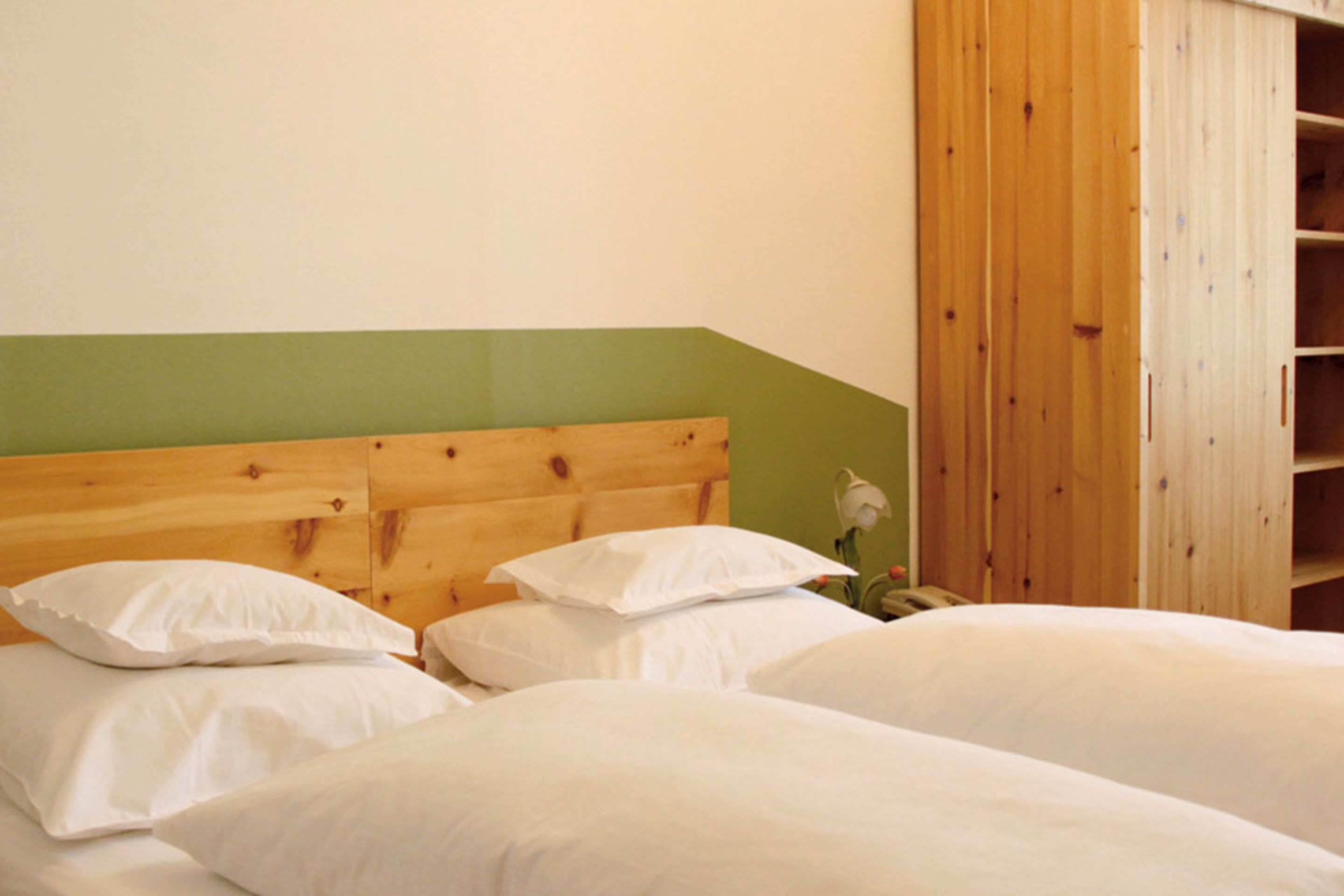 double room | hypo-allergenic bedding, desk, free wifi