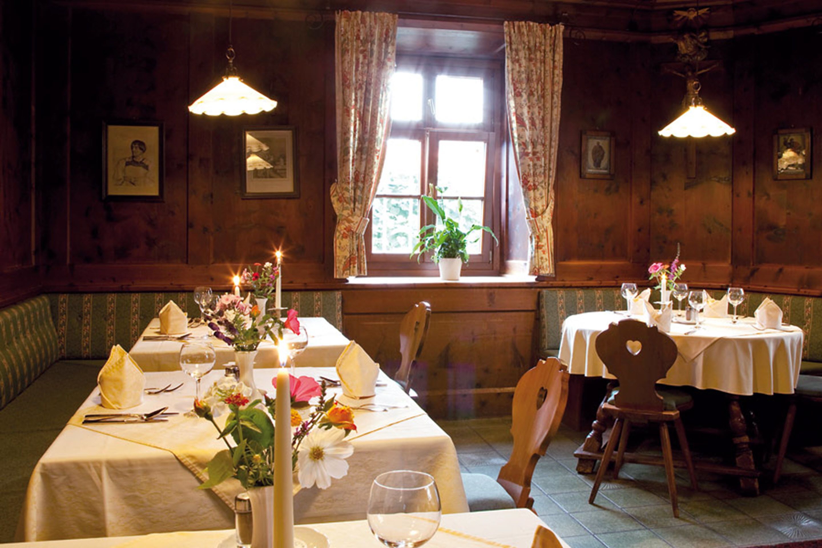 lunch and dinner served, regional cuisine