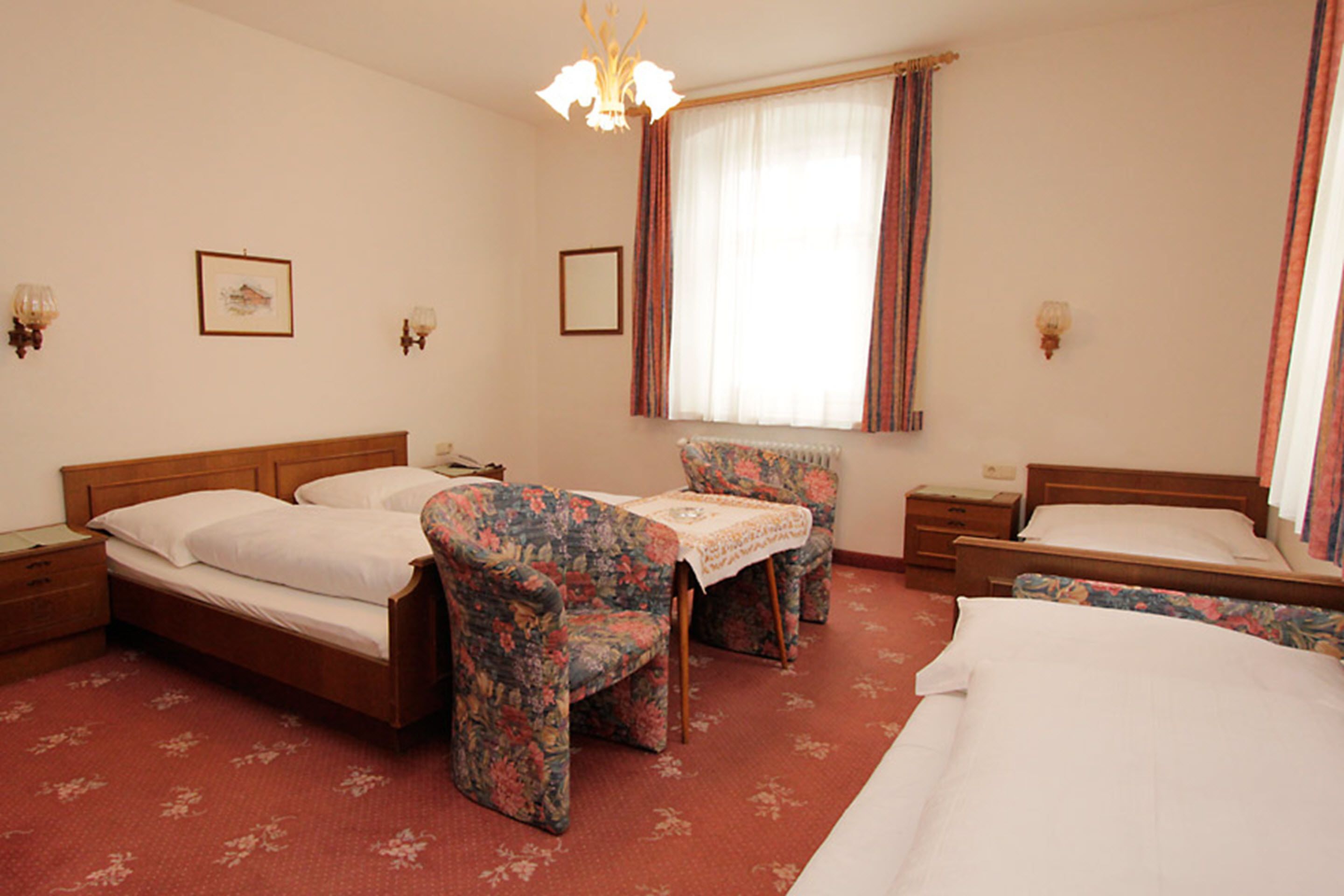 double room | hypo-allergenic bedding, desk, free wifi
