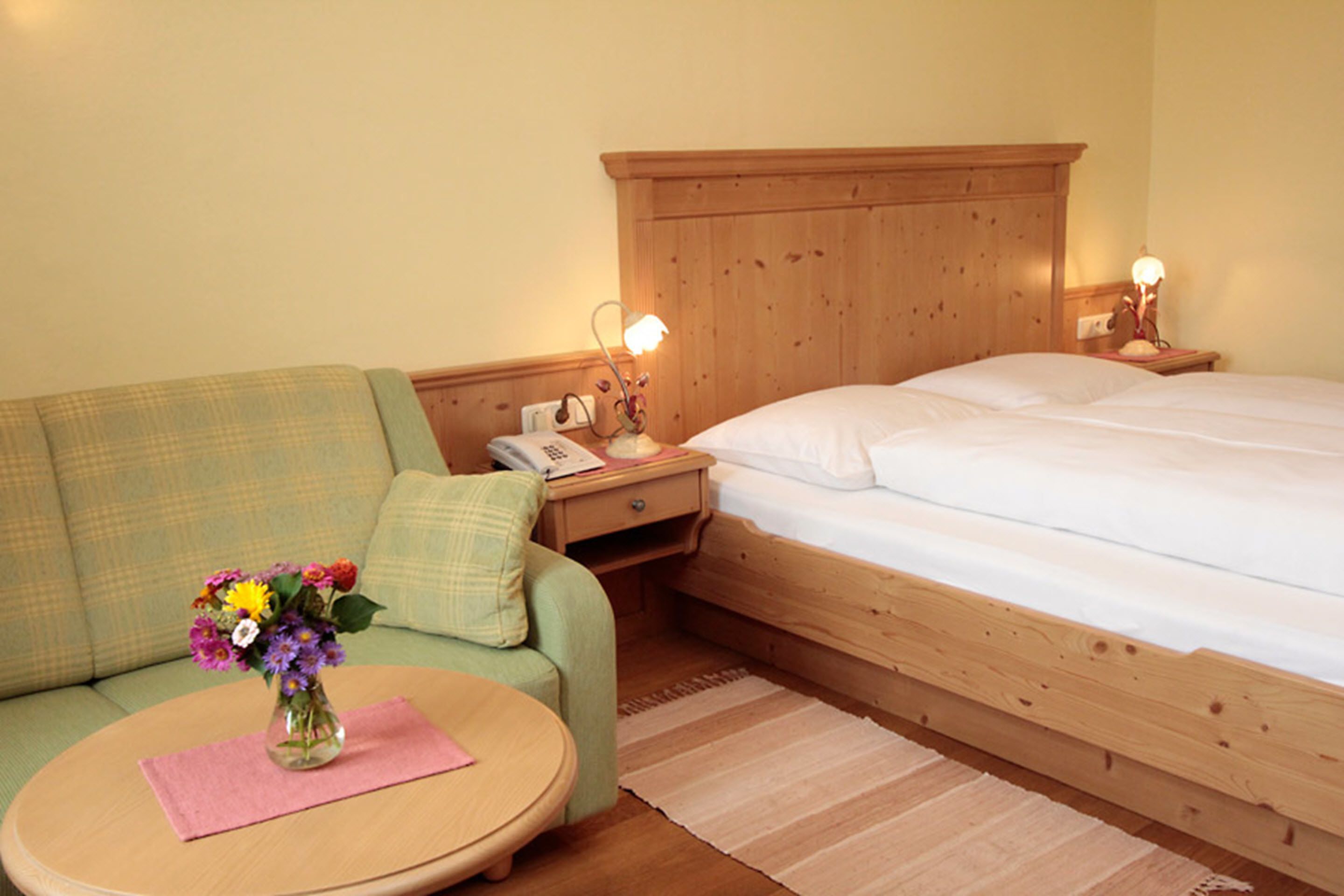 single room | hypo-allergenic bedding, desk, free wifi