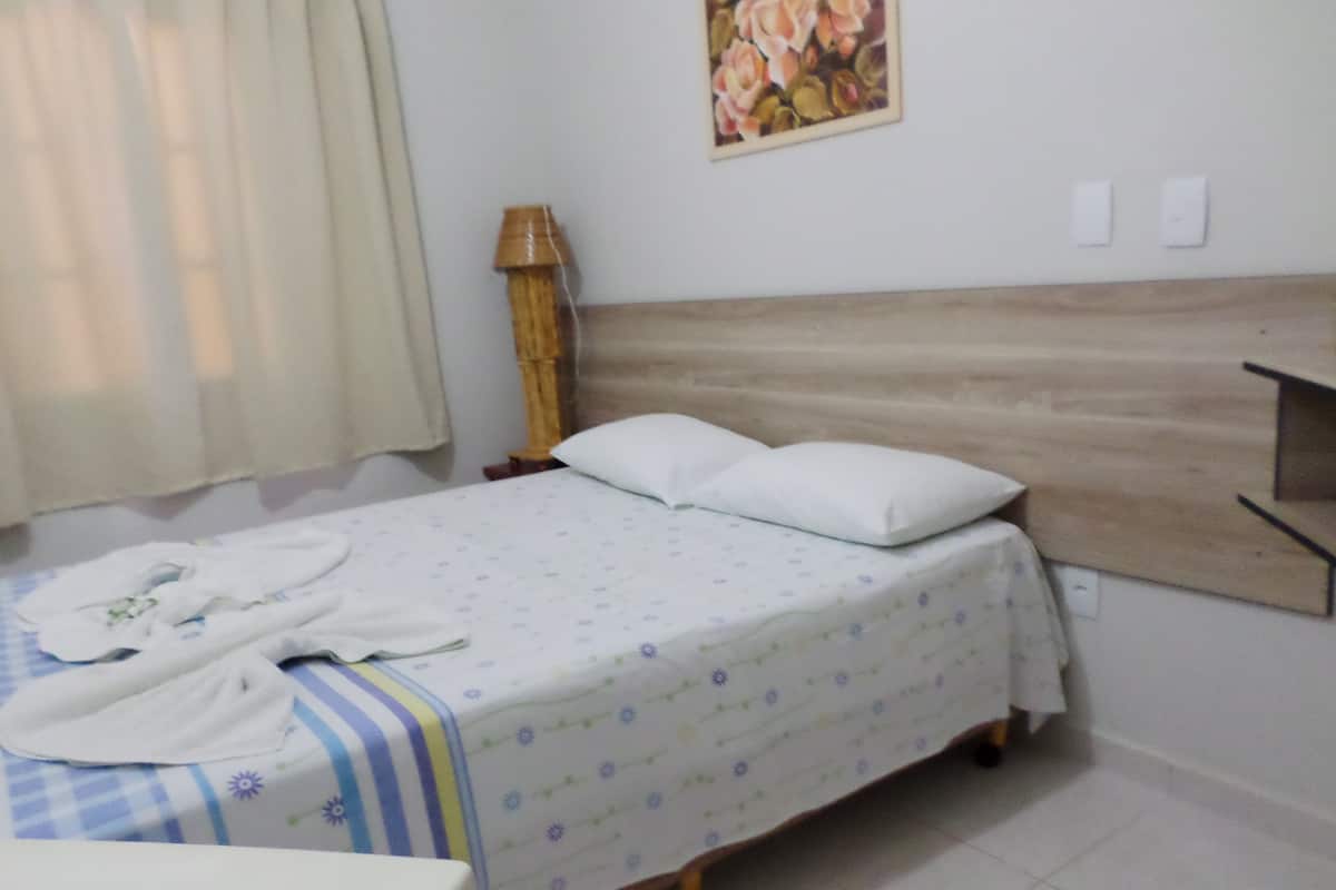 Habitación estándar con 1 cama doble o 2 individuales | Minibar, camas supletorias, wifi gratis