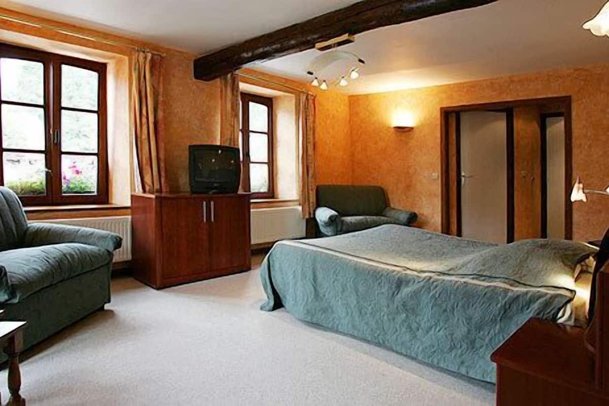 standard single room | individually furnished, rollaway beds