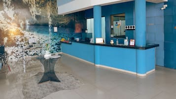 Quầy tiếp tân
