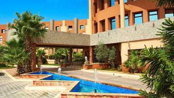 Mặt tiền nơi lưu trú