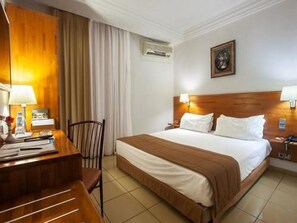 มินิบาร์, Wi-Fi ฟรี, ผ้าปูที่นอน