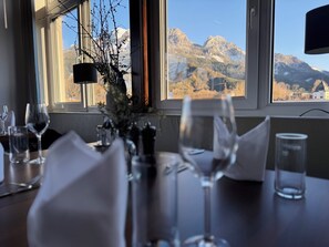 Der serveres morgenmad, frokost og aftensmad