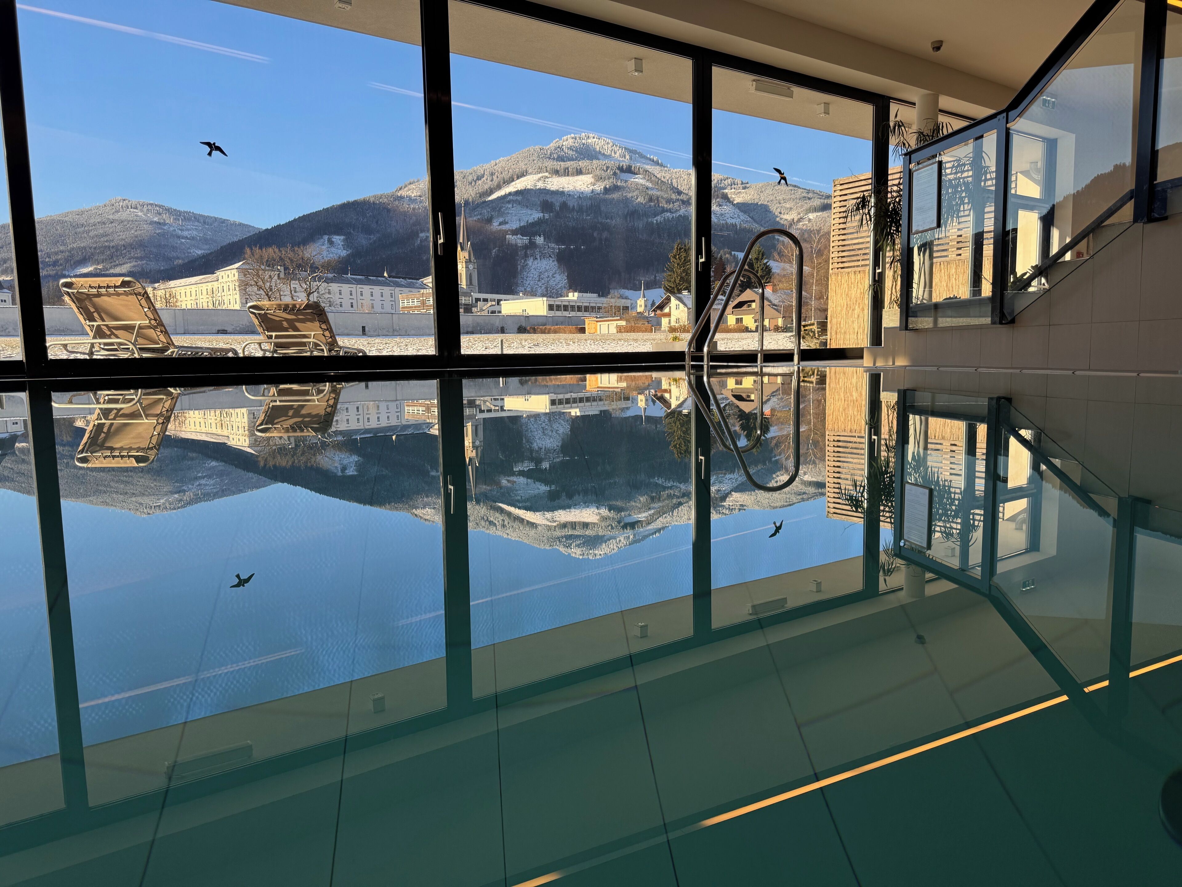 Indoor pool, pool loungers