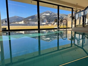 Indoor pool, sun loungers