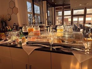 Daily buffet breakfast (EUR 19 per person)