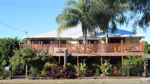 Exterior - Five 3 Five - The Beachside Barracks (Urangan)