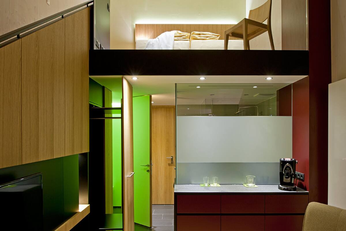 Suite, Balcony, Mountain View (Adler) | Peti besi dalam bilik, Wi-fi percuma, cadar katil 