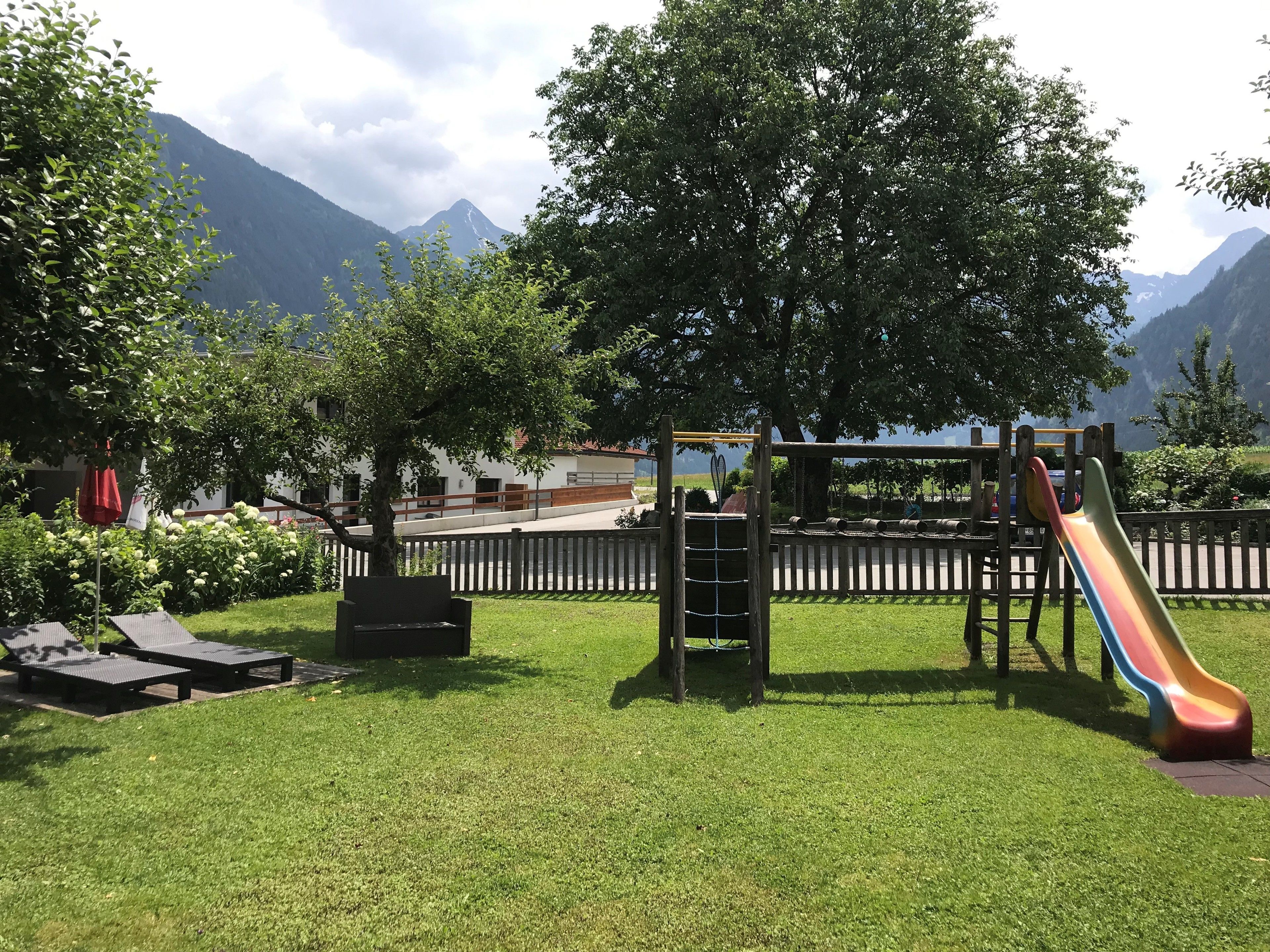 children’s play area – outdoor