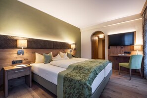 In-room safe, free WiFi, bed sheets - Ferienhotel Neuwirt (Schwendau)