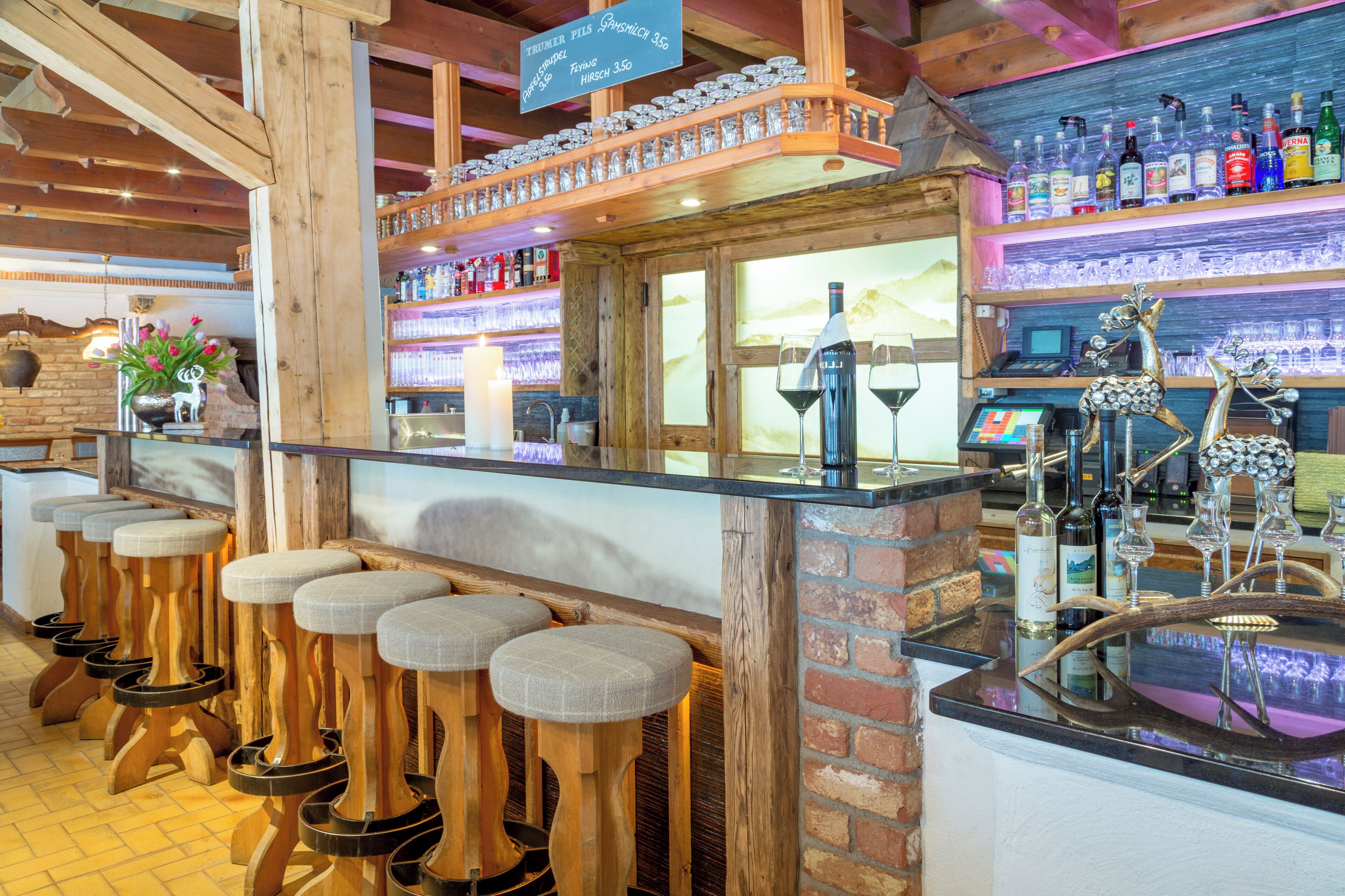 Bar (in der Unterkunft)