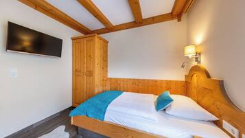 Single Room | Desk, free cribs/infant beds, free WiFi