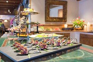 Frühstück, Mittagessen, Abendessen, internationale Küche 