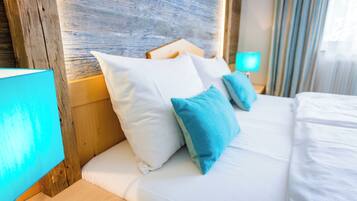 Family Room | Desk, free cribs/infant beds, free WiFi