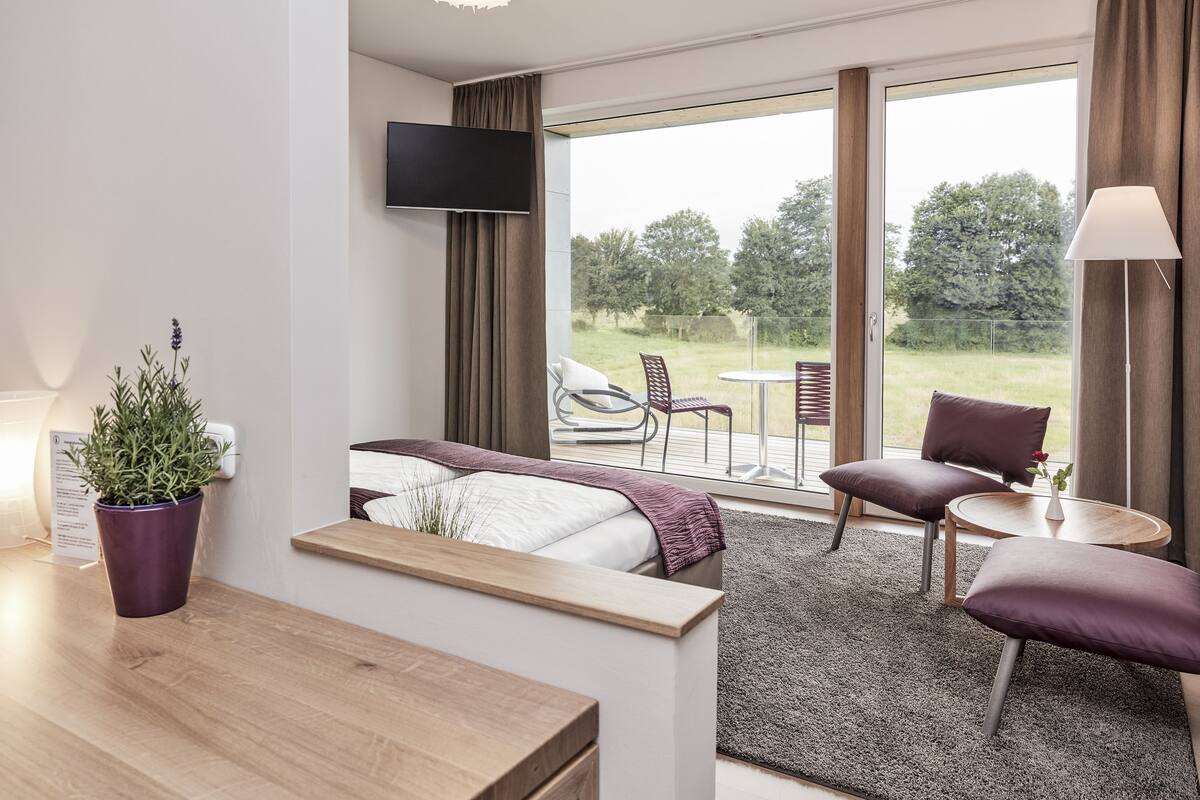 superior double room, balcony | in-room safe, desk, free wifi, bed sheets