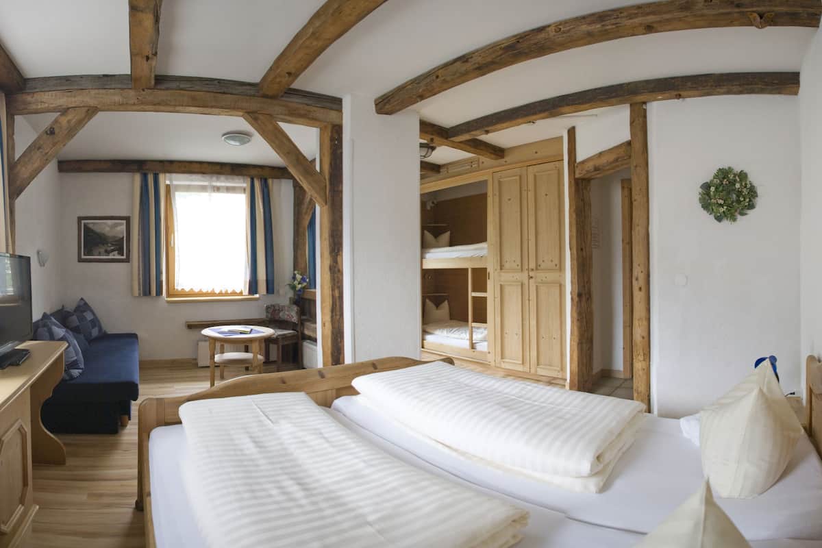 in-room safe, desk, soundproofing, free cots/infant beds