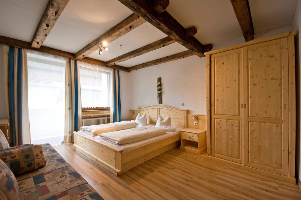 in-room safe, desk, soundproofing, free cots/infant beds