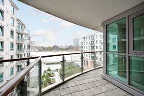 ดีลักซ์อพาร์ทเมนท์, 1 ห้องนอน, ระเบียง | ระเบียง