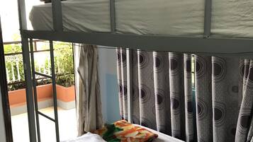 Dortoir Partagé | Balcon