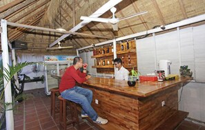Poolside bar - Xing Angkor Hotel (Siem Reap)
