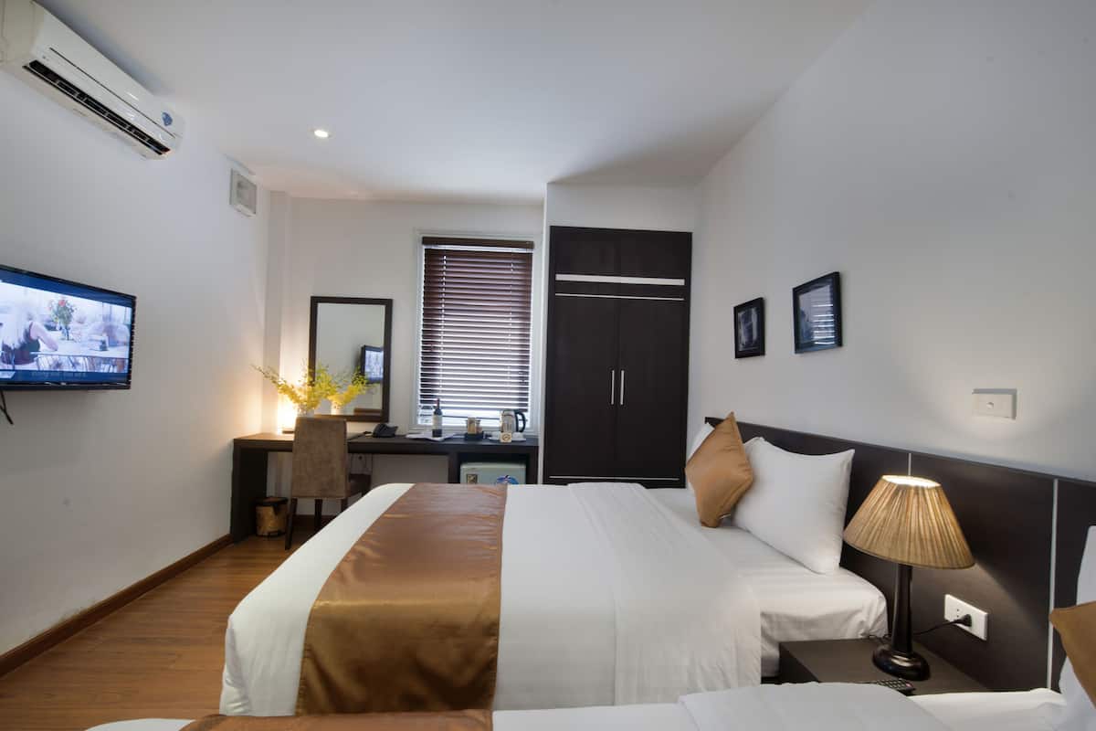 Minibar, coffres-forts dans les chambres, rideaux occultants