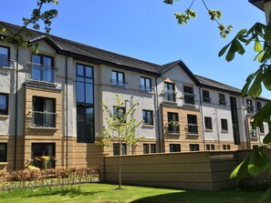 إطلالة على الحديقة