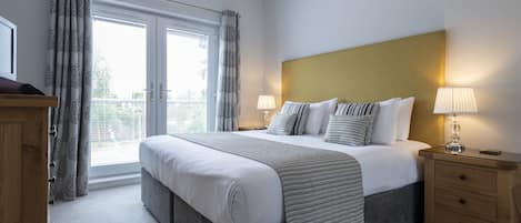 Apartamento Deluxe, 2 habitaciones, en la zona del jardín (ICS Hedgefield Culduthel Road) | 1 dormitorio, sábanas de algodón egipcio, ropa de cama de alta calidad