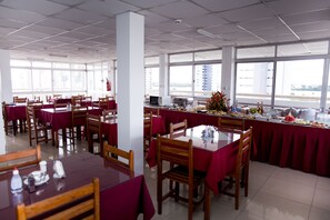 Free daily buffet breakfast  - Reis Palace Hotel (Petrolina)
