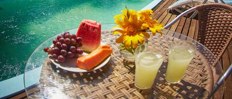 Hồ bơi ngoài trời, mở cửa từ 9:00 đến 21:00, dù/ô trên bãi biển/hồ bơi